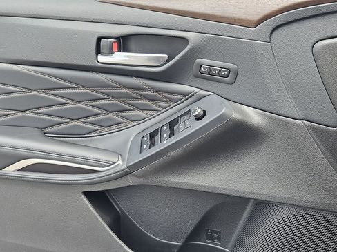 Used 2022 Toyota Avalon Limited FWD image 19