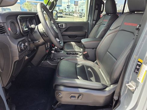 Used 2025 Jeep Wrangler Unlimited Rubicon w/ Safety Group image 7