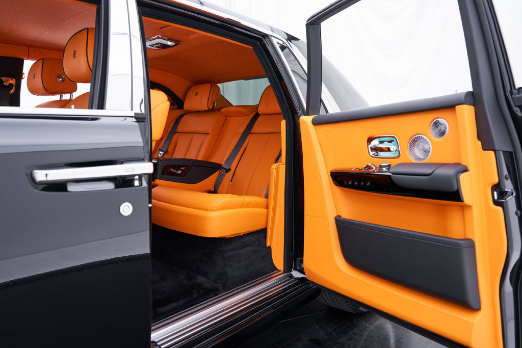Used 2026 Rolls-Royce Phantom Sedan RWD image 45