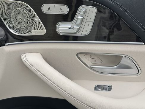 New 2026 Mercedes-Benz GLS 450 4MATIC image 17