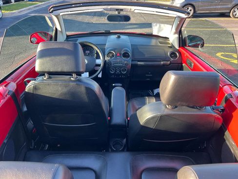 Used 2008 Volkswagen Beetle SE image 19