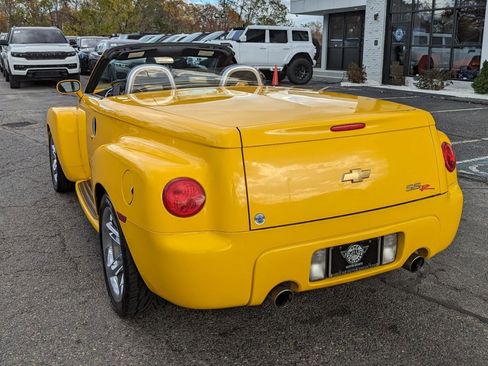 Used 2004 Chevrolet SSR w/ Preferred Equipment Group RWD image 31