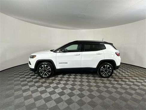 Certified 2022 Jeep Compass Limited image 10