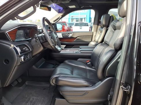 Used 2021 Lincoln Navigator Reserve w/ Luxury Package image 19
