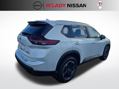 Used 2024 Nissan Rogue SV w/ SV Premium Package image 6