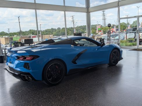 Used 2021 Chevrolet Corvette Stingray Premium Conv w/ Z51 Performance Package RWD image 9