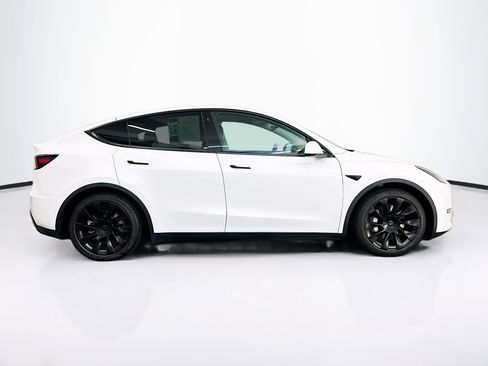 Used 2021 Tesla Model Y Long Range AWD/4WD image 10
