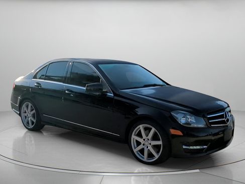 Used 2014 Mercedes-Benz C 300 4MATIC Sedan image 36