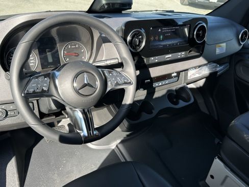 New 2025 Mercedes-Benz Sprinter 2500 image 25