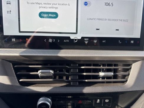 Used 2025 Ford Explorer ST-Line w/ Premium Package image 35