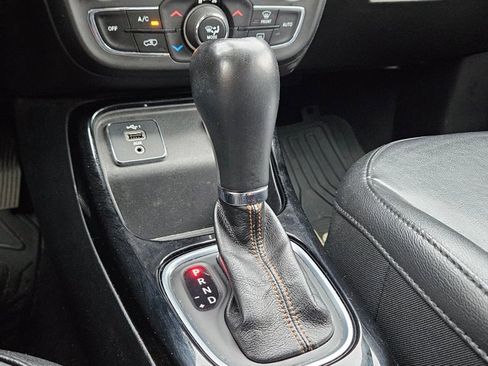Used 2019 Jeep Compass Limited FWD image 11