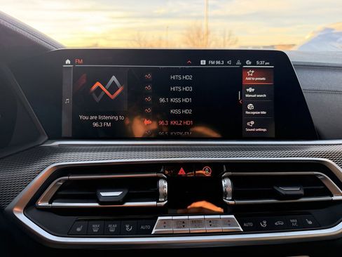 Used 2023 BMW X6 xDrive40i w/ M Sport Package image 4