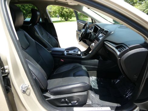 Used 2019 Ford Fusion Titanium AWD/4WD image 29