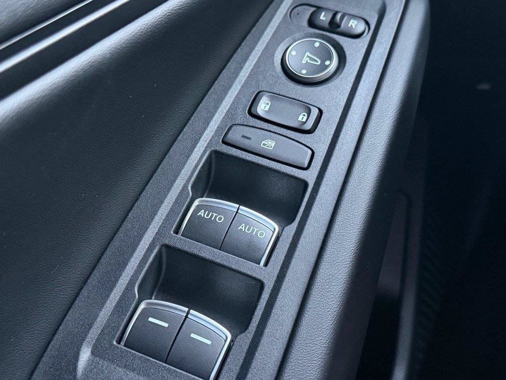 Certified 2025 Honda Accord SE image 17