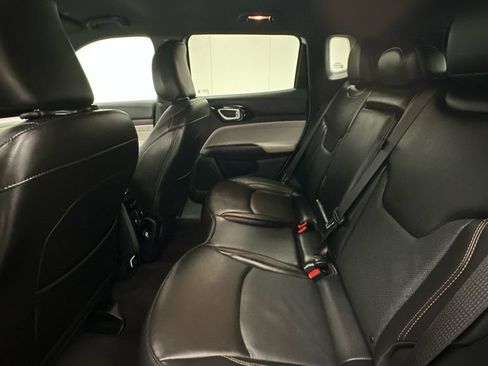 Used 2023 Jeep Compass Limited image 10
