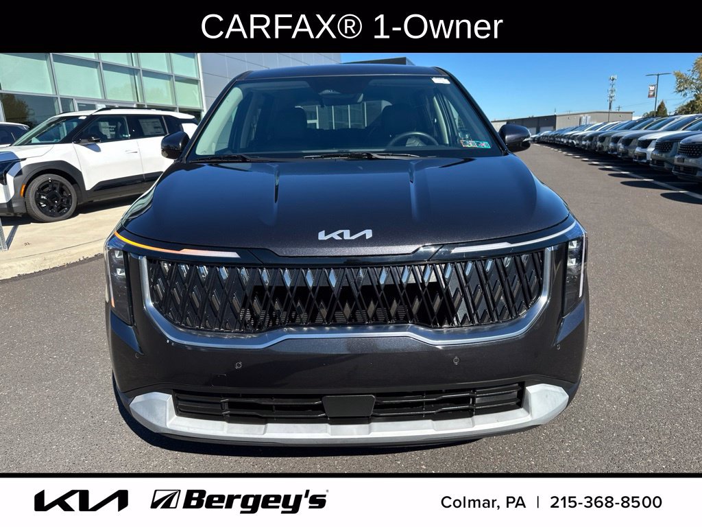 Certified 2025 Kia Carnival FWD image 3