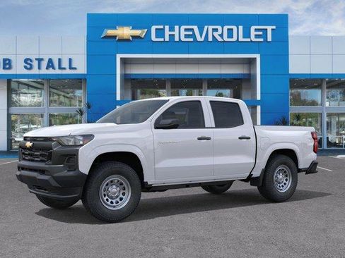 Used 2026 Chevrolet Colorado W/T RWD image 2