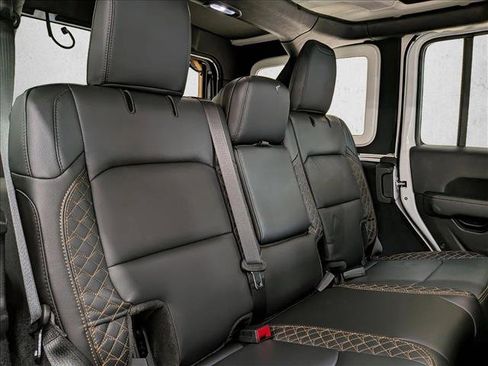 Used 2023 Jeep Wrangler Unlimited Sahara image 22