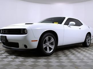 Used 2019 Dodge Challenger SXT video 2