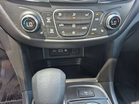 Used 2024 Chevrolet Equinox LT AWD/4WD image 25
