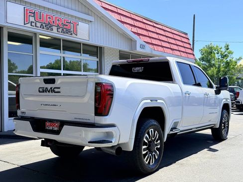 Used 2025 GMC Sierra 2500 Denali Ultimate image 3