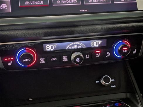 New 2025 Audi Q3 2.0T Premium image 13