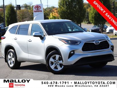 Used 2023 Toyota Highlander LE