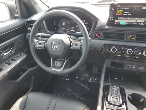 New 2025 Honda Pilot TrailSport image 16