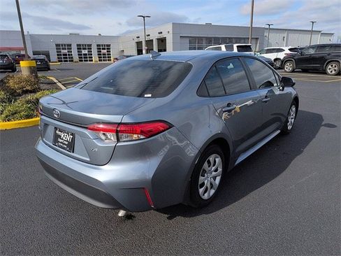 Used 2025 Toyota Corolla LE image 6