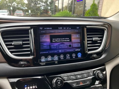 Used 2017 Chrysler Pacifica Touring-L Plus w/ Advanced Safetytec Group image 40