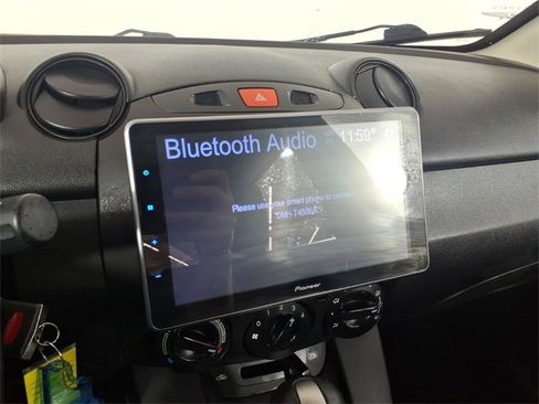 Used 2011 MAZDA MAZDA2 Touring image 19