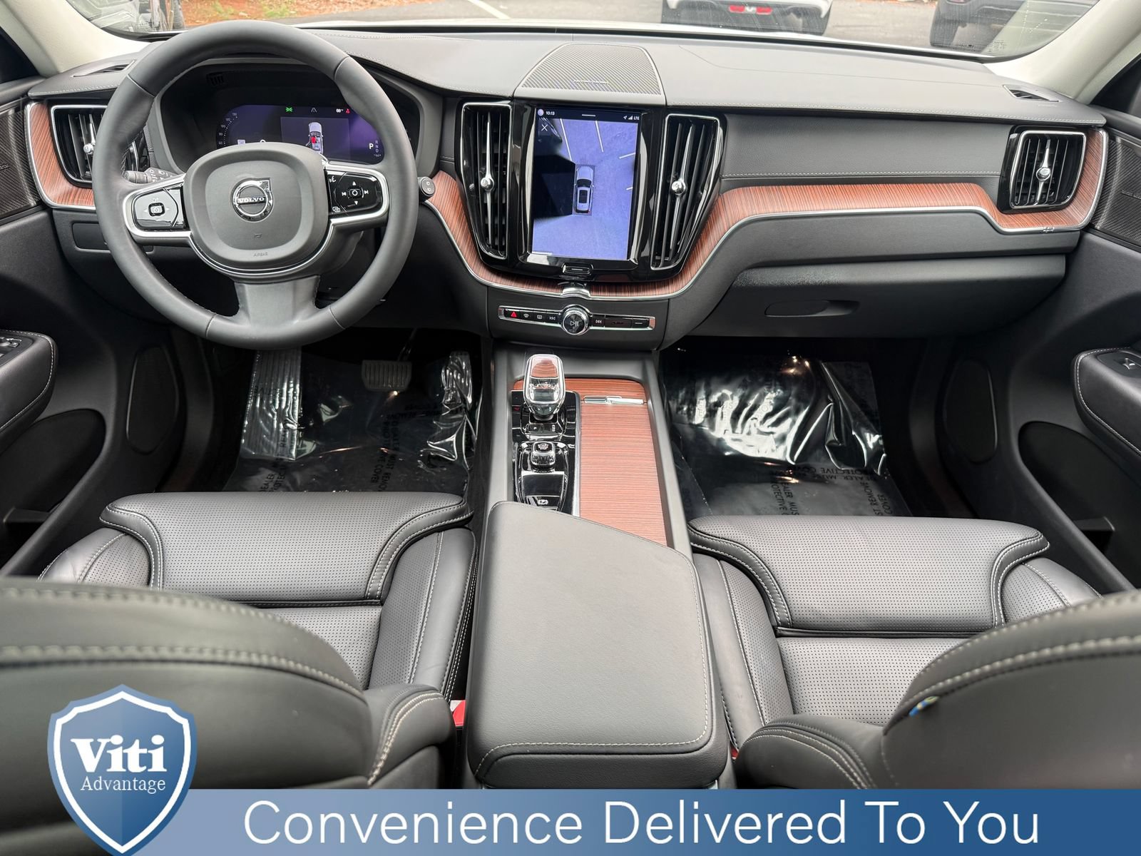 Certified 2023 Volvo XC60 B6 Ultimate w/ Protection Package Premier AWD/4WD image 2