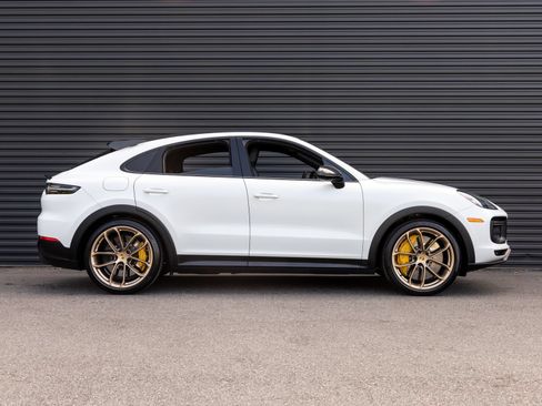 Certified 2022 Porsche Cayenne Turbo GT AWD/4WD image 8