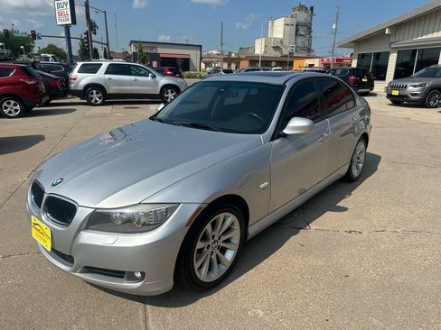 Used 2011 BMW 328i xDrive Sedan AWD/4WD image 7
