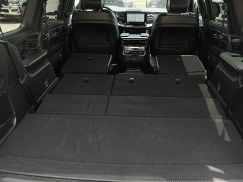 New 2026 Jeep Grand Wagoneer Limited AWD/4WD image 13