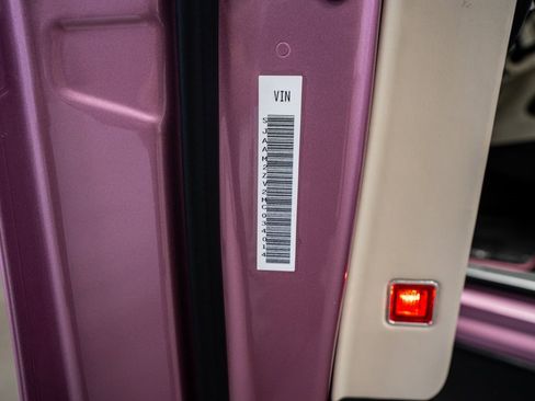 Used 2021 Bentley Bentayga image 65