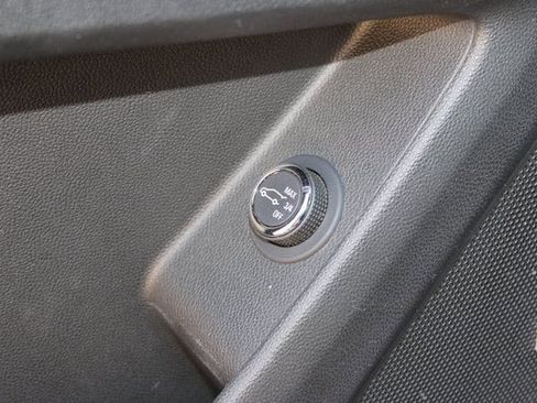 Used 2023 Chevrolet Traverse High Country image 24