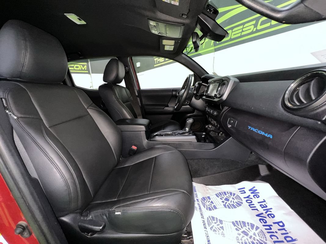 Used 2018 Toyota Tacoma TRD Sport AWD/4WD image 29