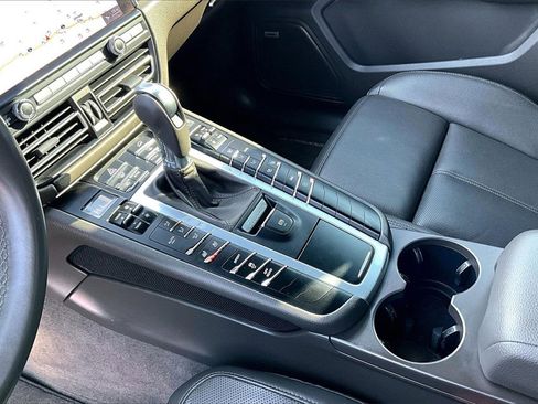 Used 2021 Porsche Macan image 15