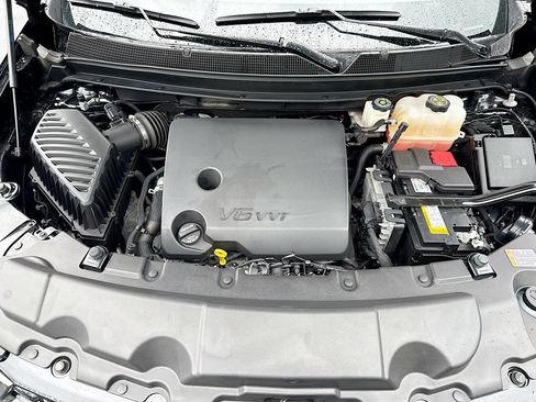 Used 2023 Chevrolet Traverse RS AWD/4WD image 35