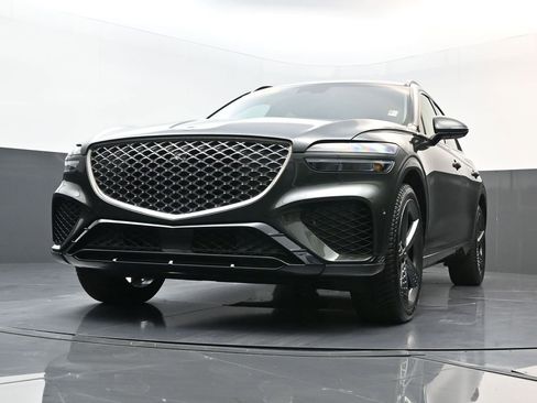 Used 2025 Genesis GV70 3.5T Sport w/ Sport Prestige Package image 29