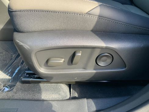 New 2026 Chevrolet Equinox LT w/ Convenience Package II image 27