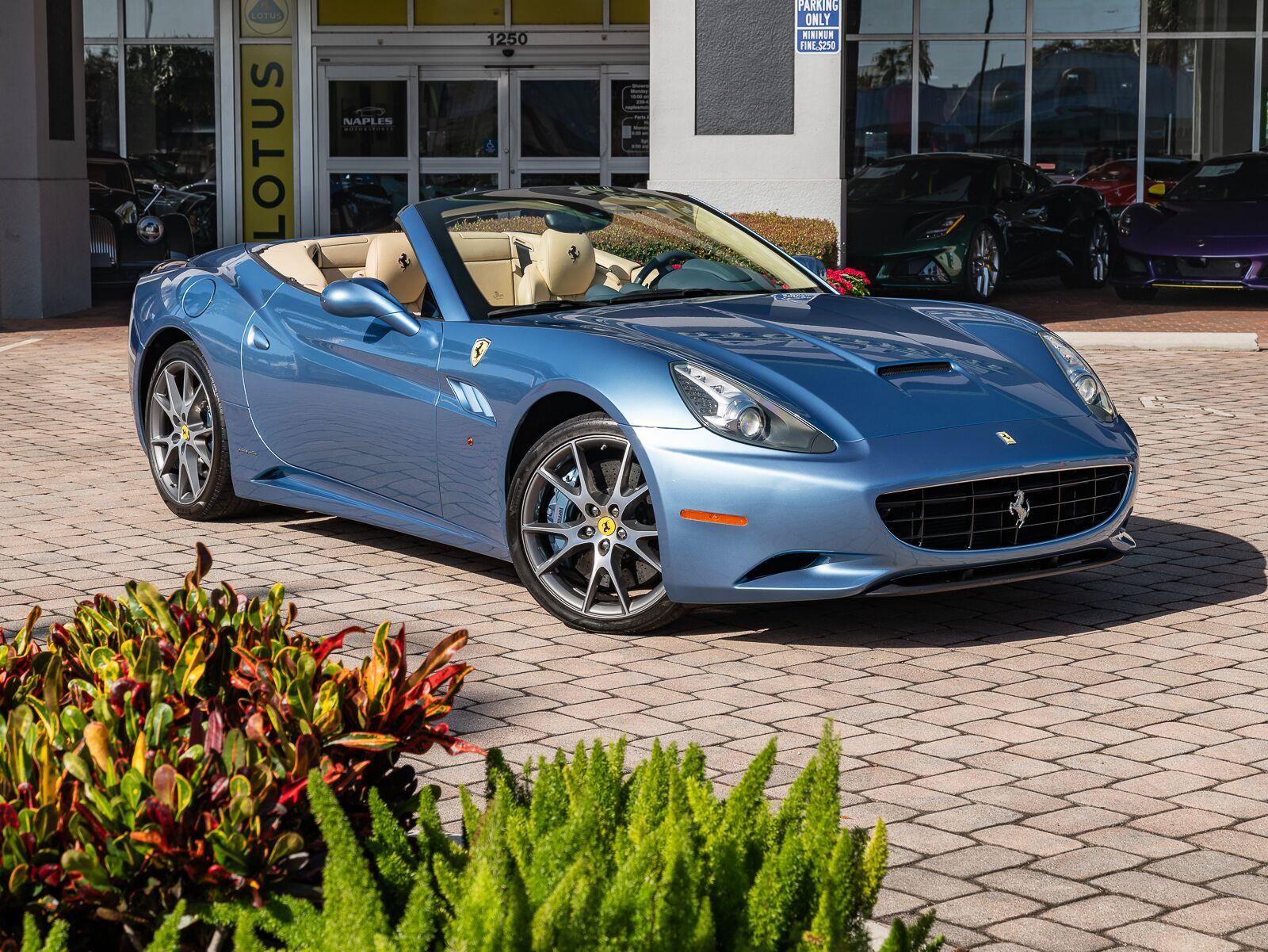 Used 2010 Ferrari California RWD image 3