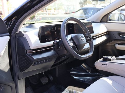 Used 2024 Nissan Ariya AWD image 27