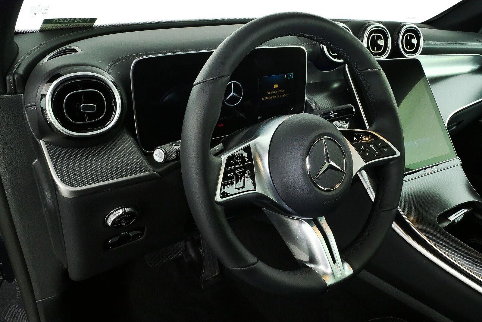 Used 2024 Mercedes-Benz GLC 300 4MATIC image 4