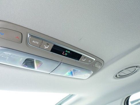 Used 2025 Kia Telluride S FWD image 34