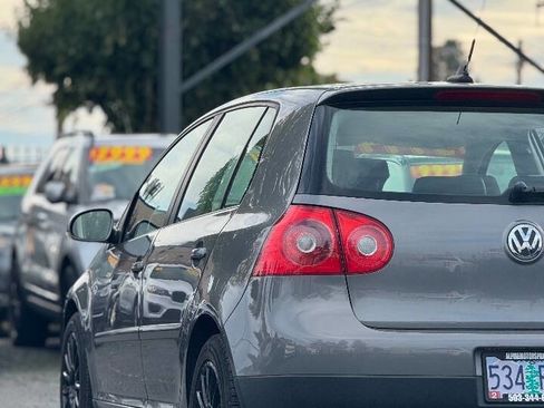 Used 2009 Volkswagen Rabbit S image 6