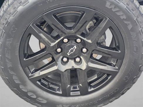Used 2024 Chevrolet Silverado 1500 Custom w/ Turbomax Blackout Package AWD/4WD image 15