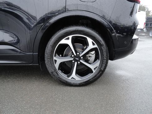 Certified 2023 Ford Escape ST-Line Elite w/ Premium Technology Package image 9