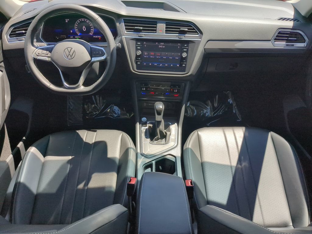 Certified 2023 Volkswagen Tiguan SE FWD image 12